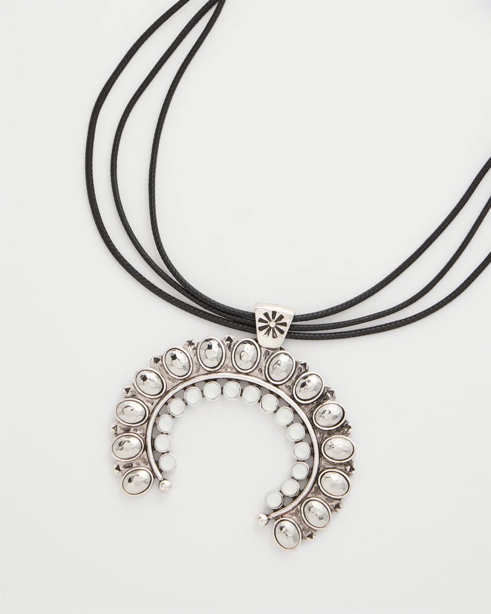 Short Horseshoe Pendant Necklace