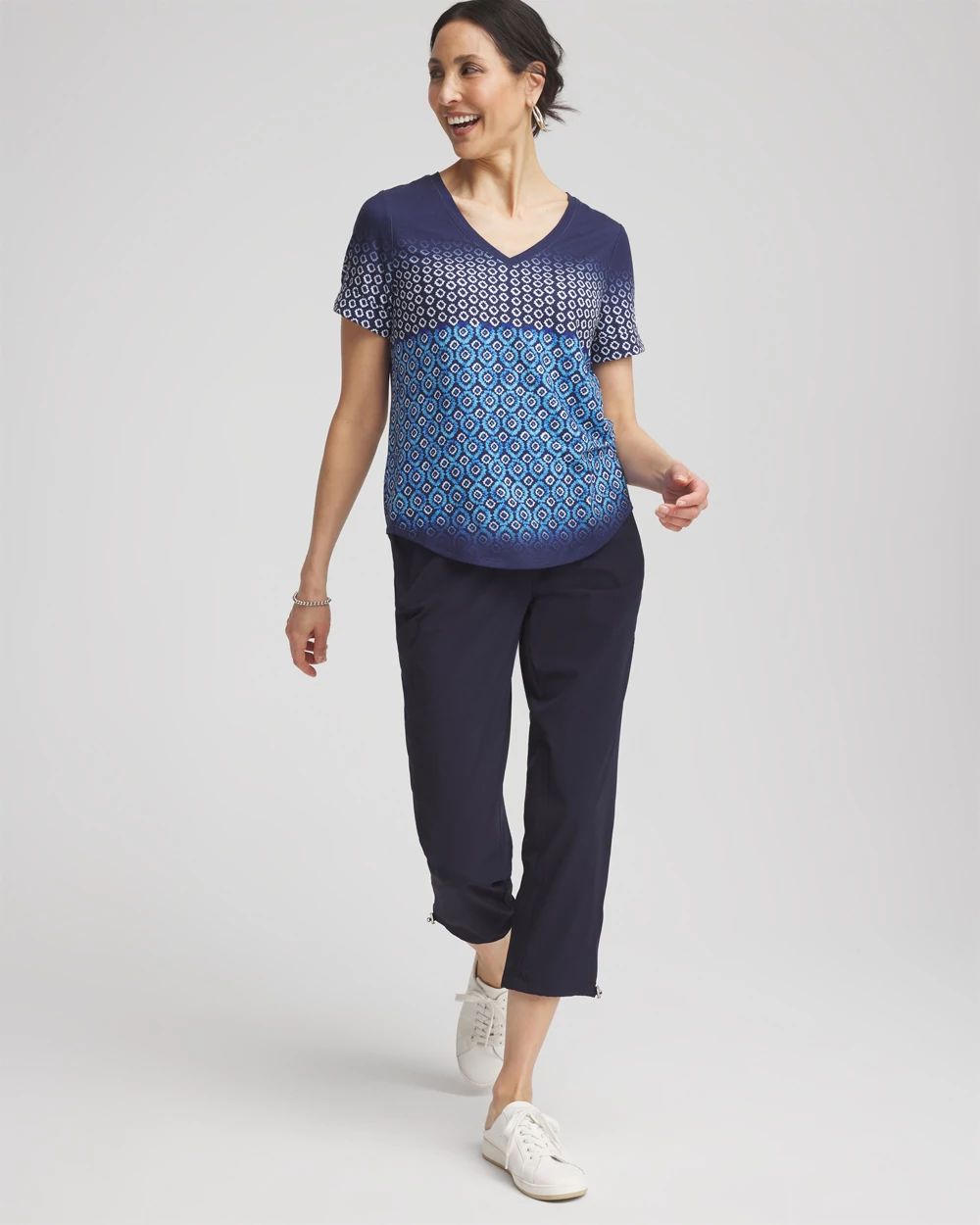 Zenergy® Graphic Ombre V-Neck Tee