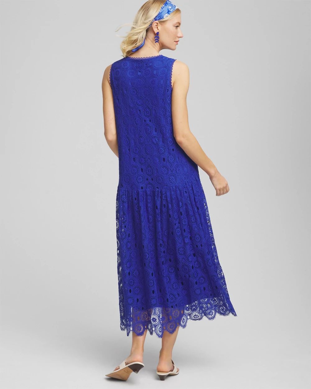 Petite Sleeveless Medallion Lace Maxi Dress